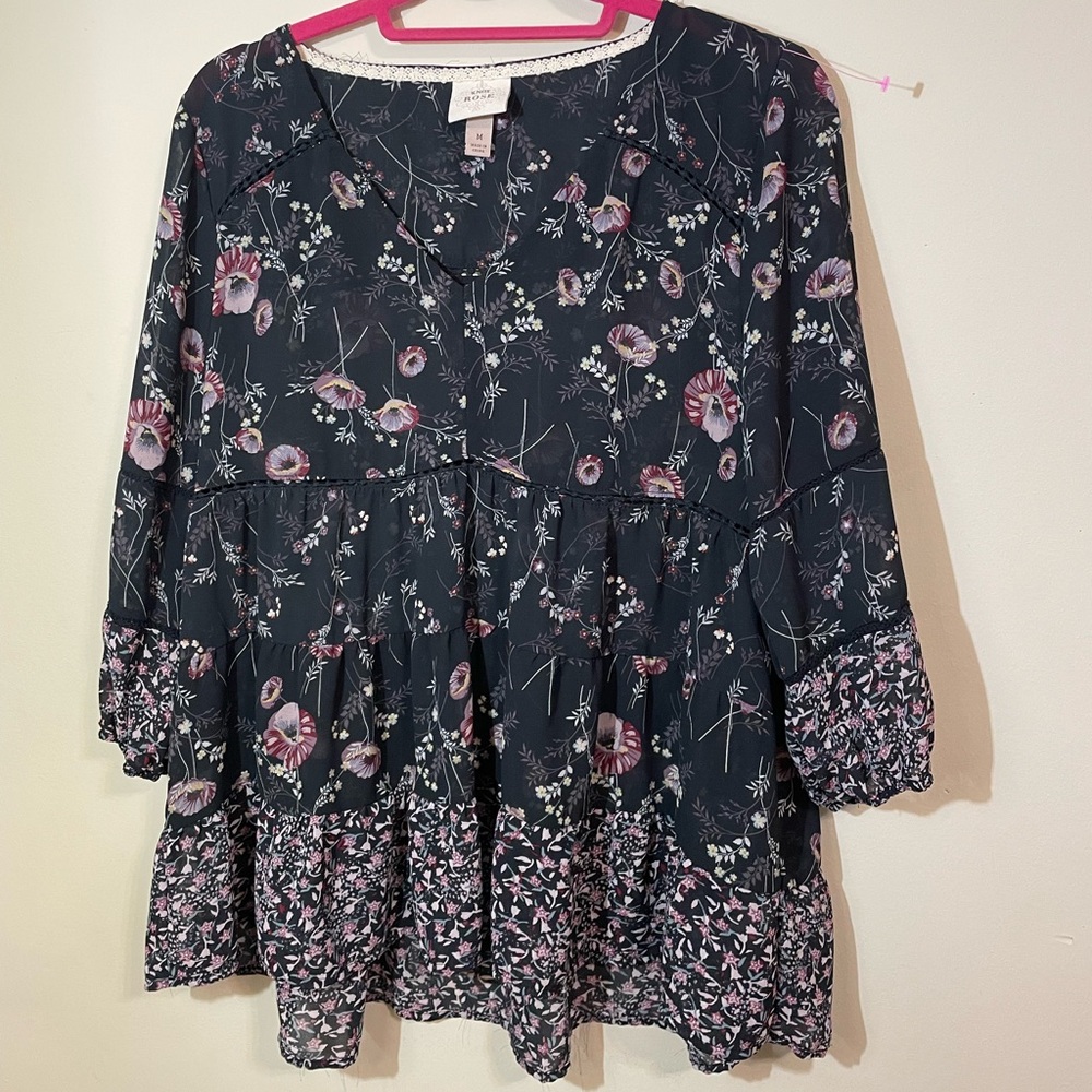 Knox Rose Blouse‎ Women's Medium BabyDoll Tiered Semi Sheer Black Floral top